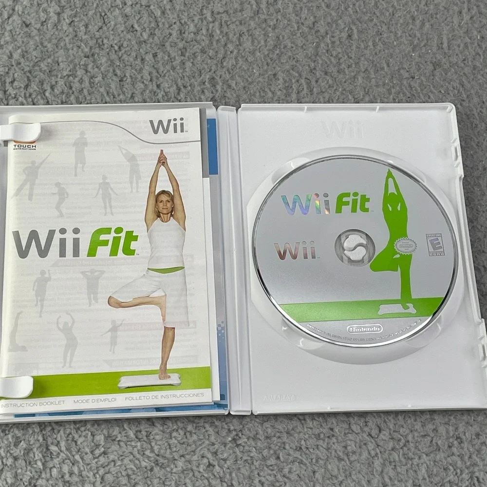 Wii Fit Nintendo Jillian Michaels Fitness Ultimatum LOT of 2